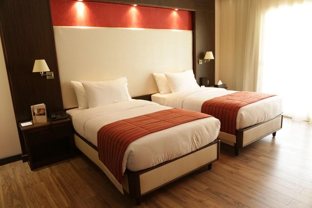 Golden Lili Resort & Spa Aley Bagian luar foto